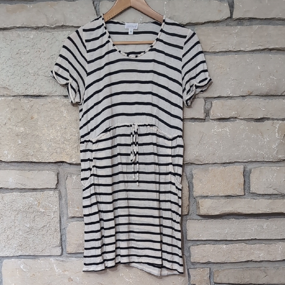 A Pea in the Pod Black and White Striped Short Sleeve Top